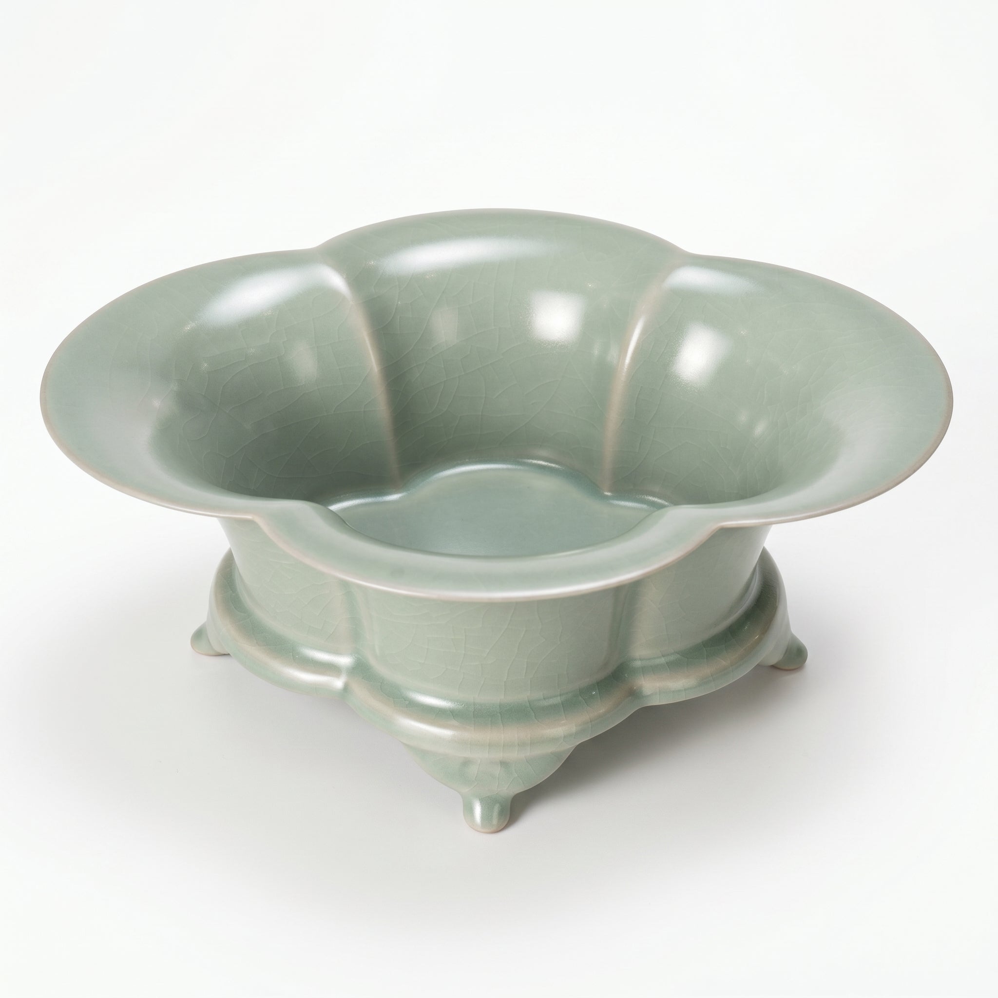 Ru Ware Celadon Begonia-Shaped Basin