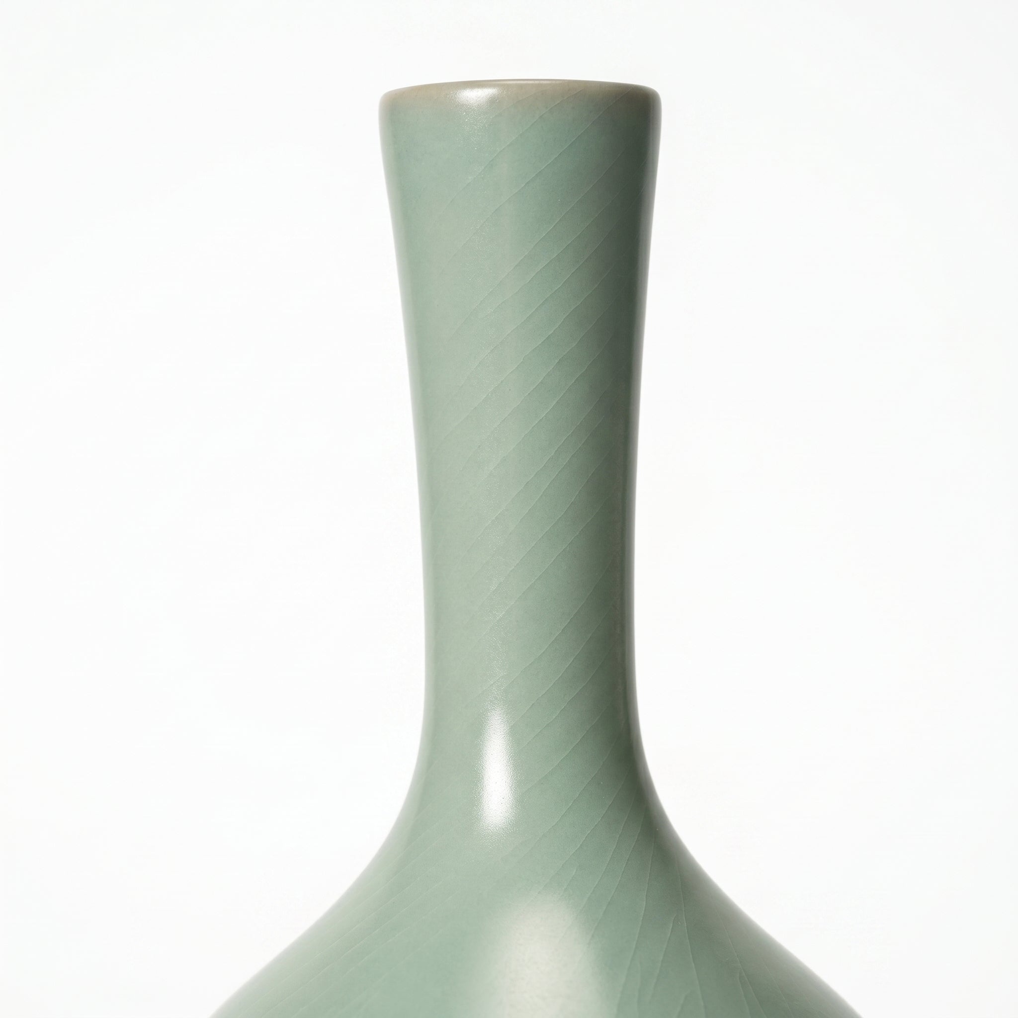 Ru Ware Celadon Long-Neck Danping Vase