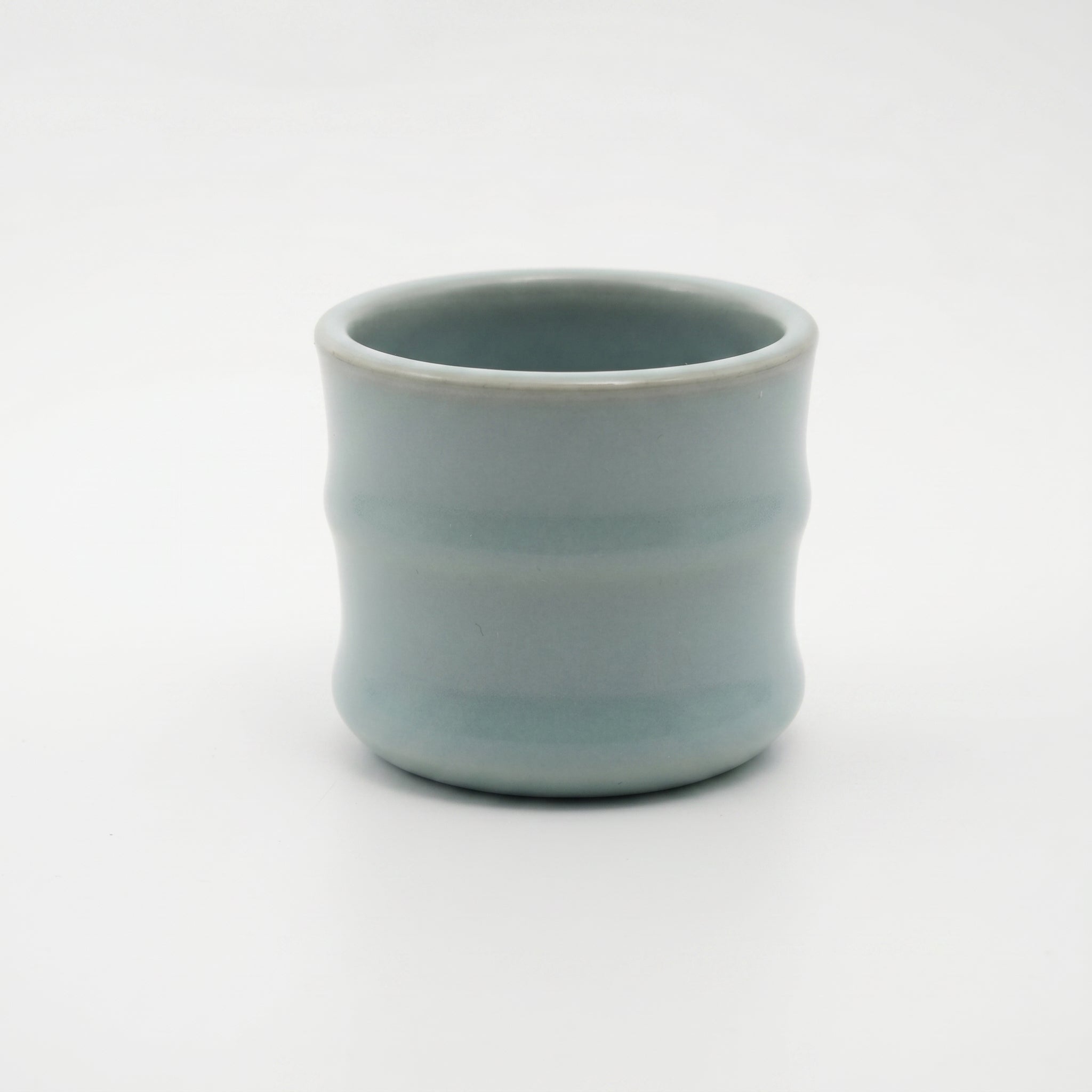 Ge Ware Rounded Bottom Guan Glaze Bamboo Joint Cup
