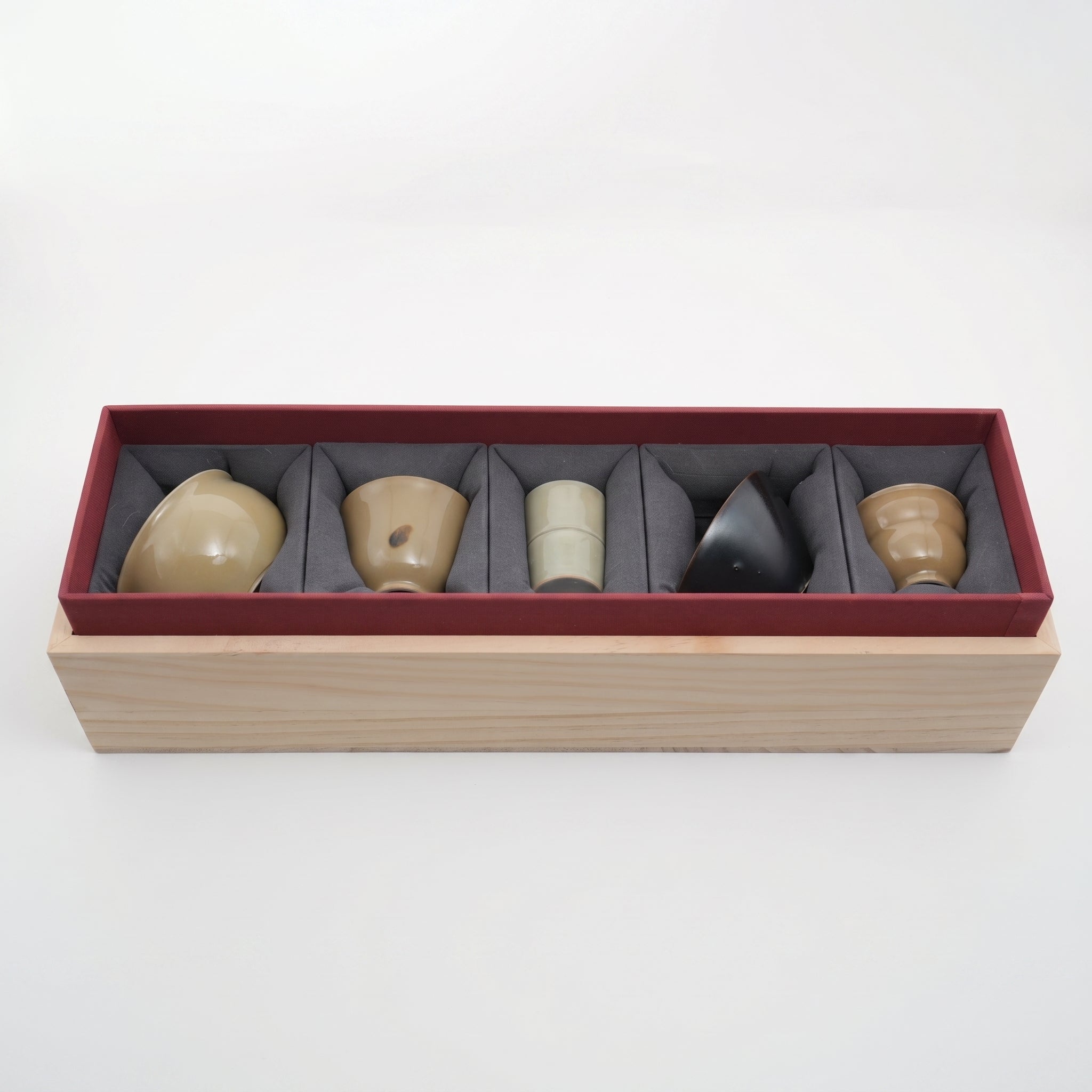 Ou Ware "Five Blessings" (Tian, Rui, Di, An, Fu) Cup Set