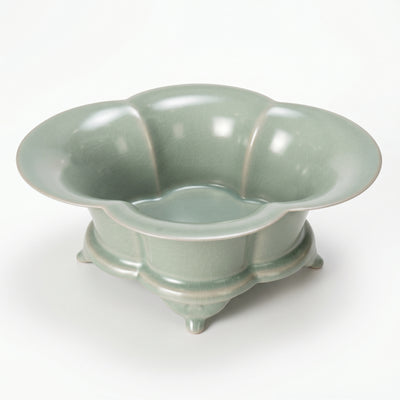 Ru Ware Celadon Begonia-Shaped Basin