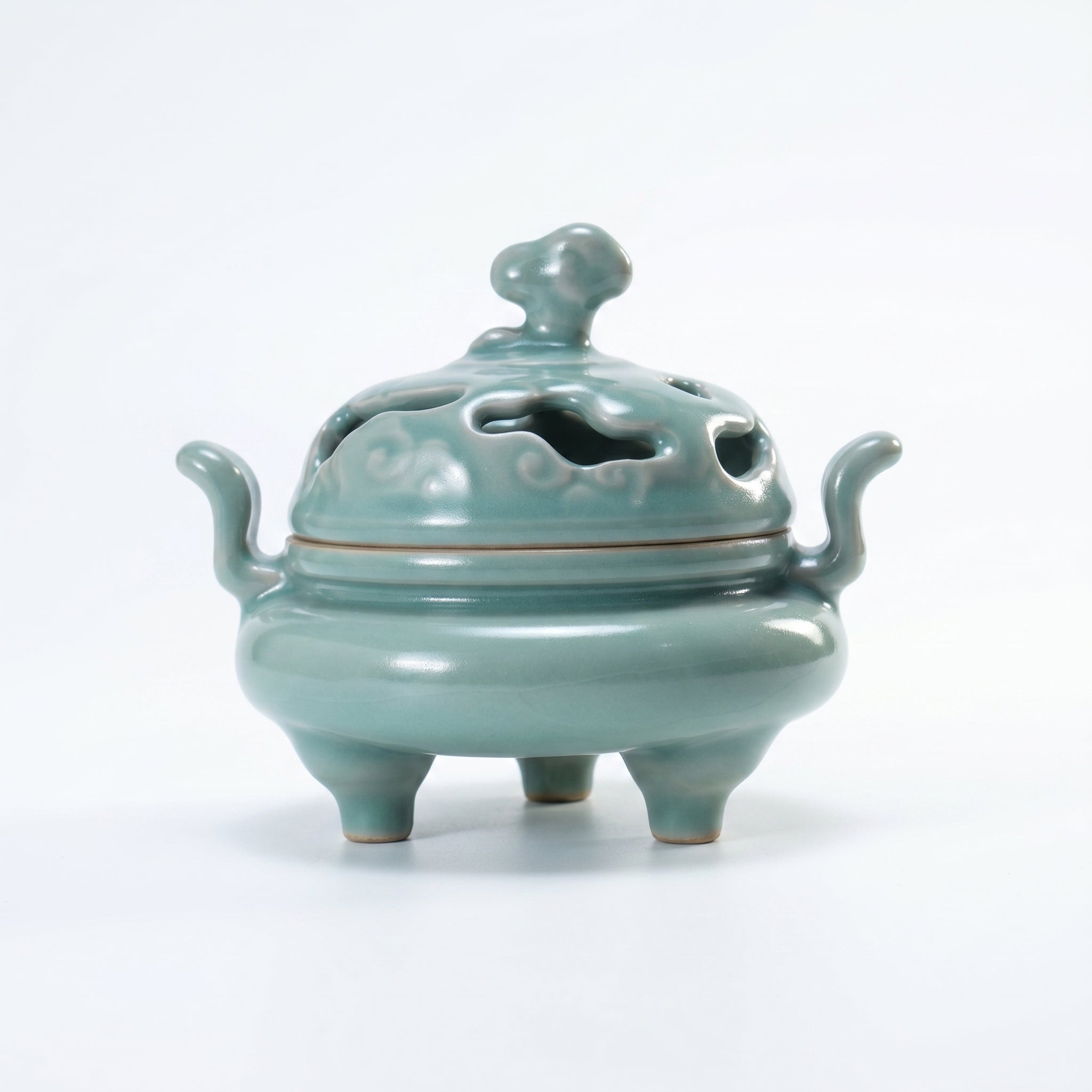 Ru Ware Celadon Auspicious Cloud Incense Burner