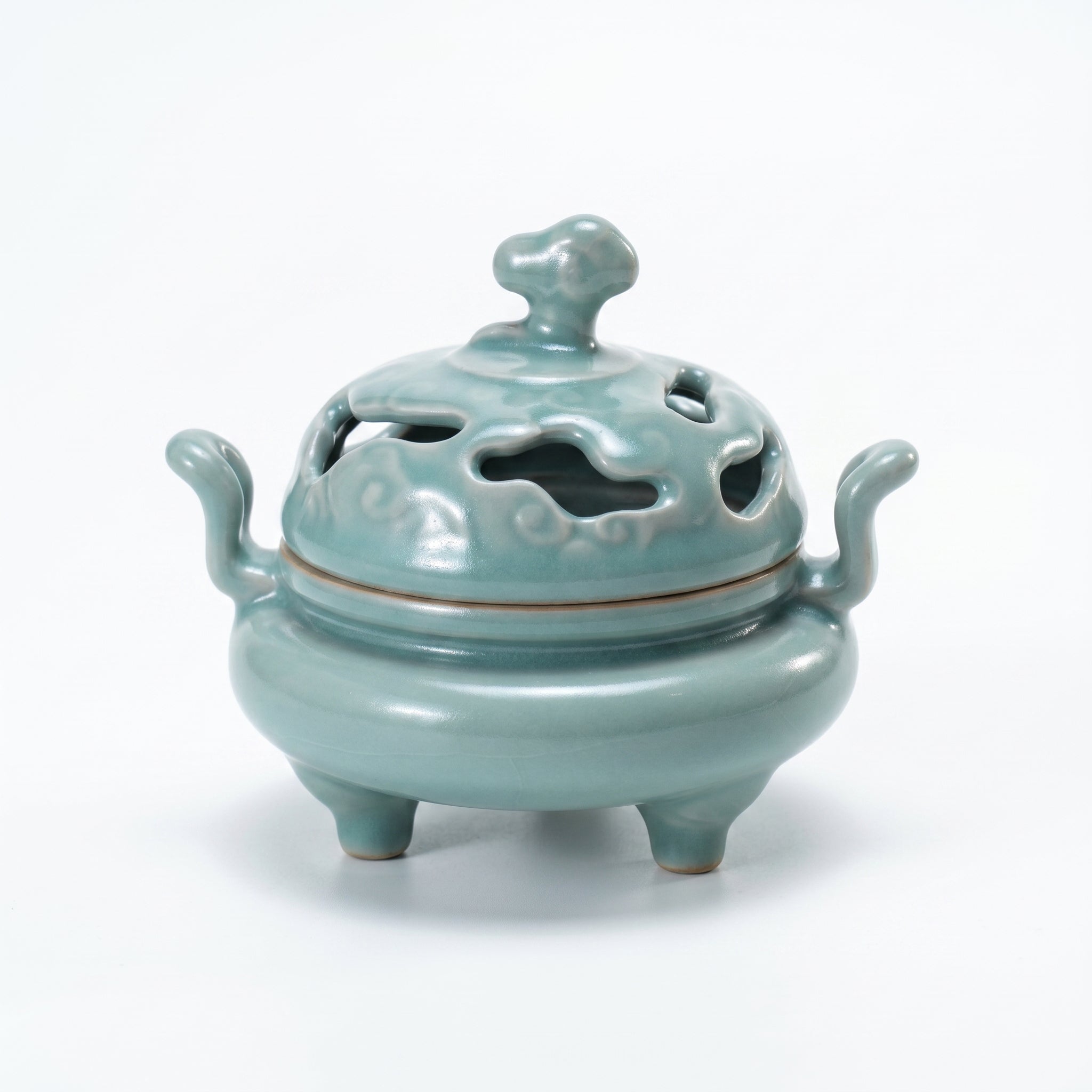 Ru Ware Celadon Auspicious Cloud Incense Burner