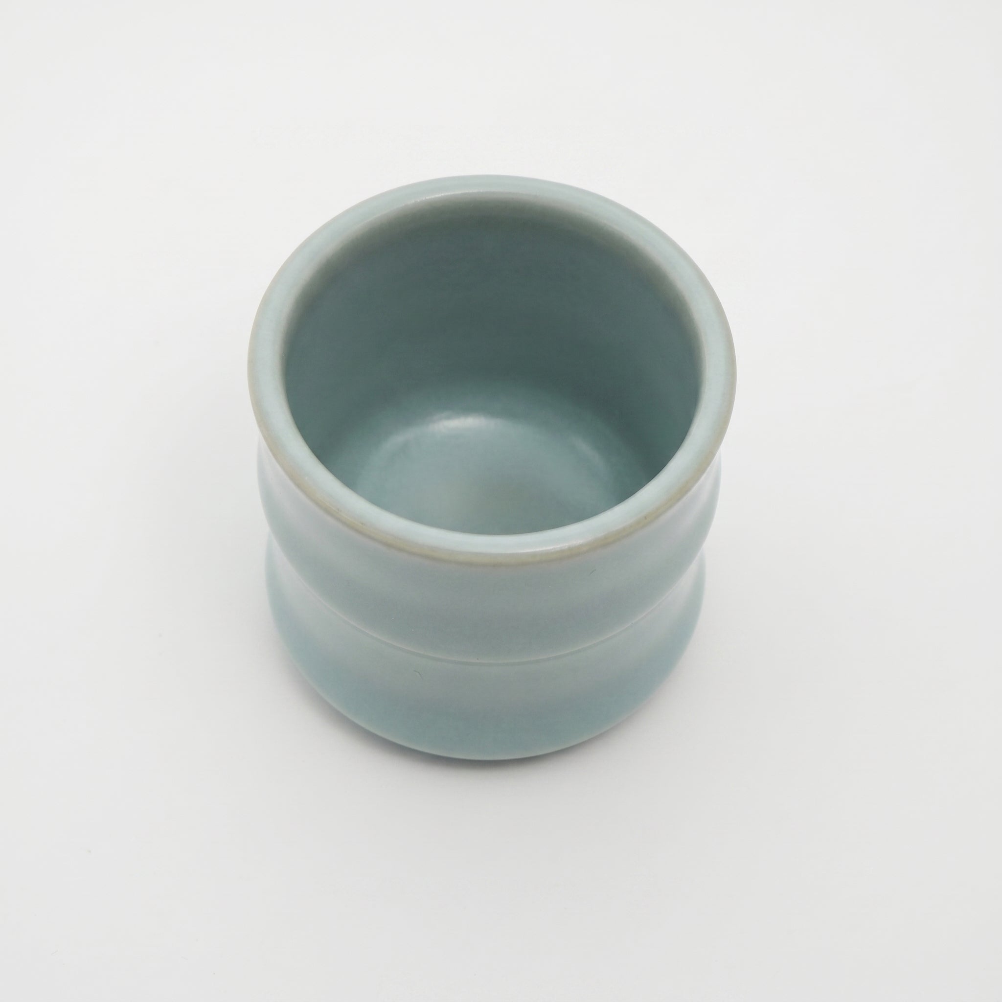 Ge Ware Rounded Bottom Guan Glaze Bamboo Joint Cup
