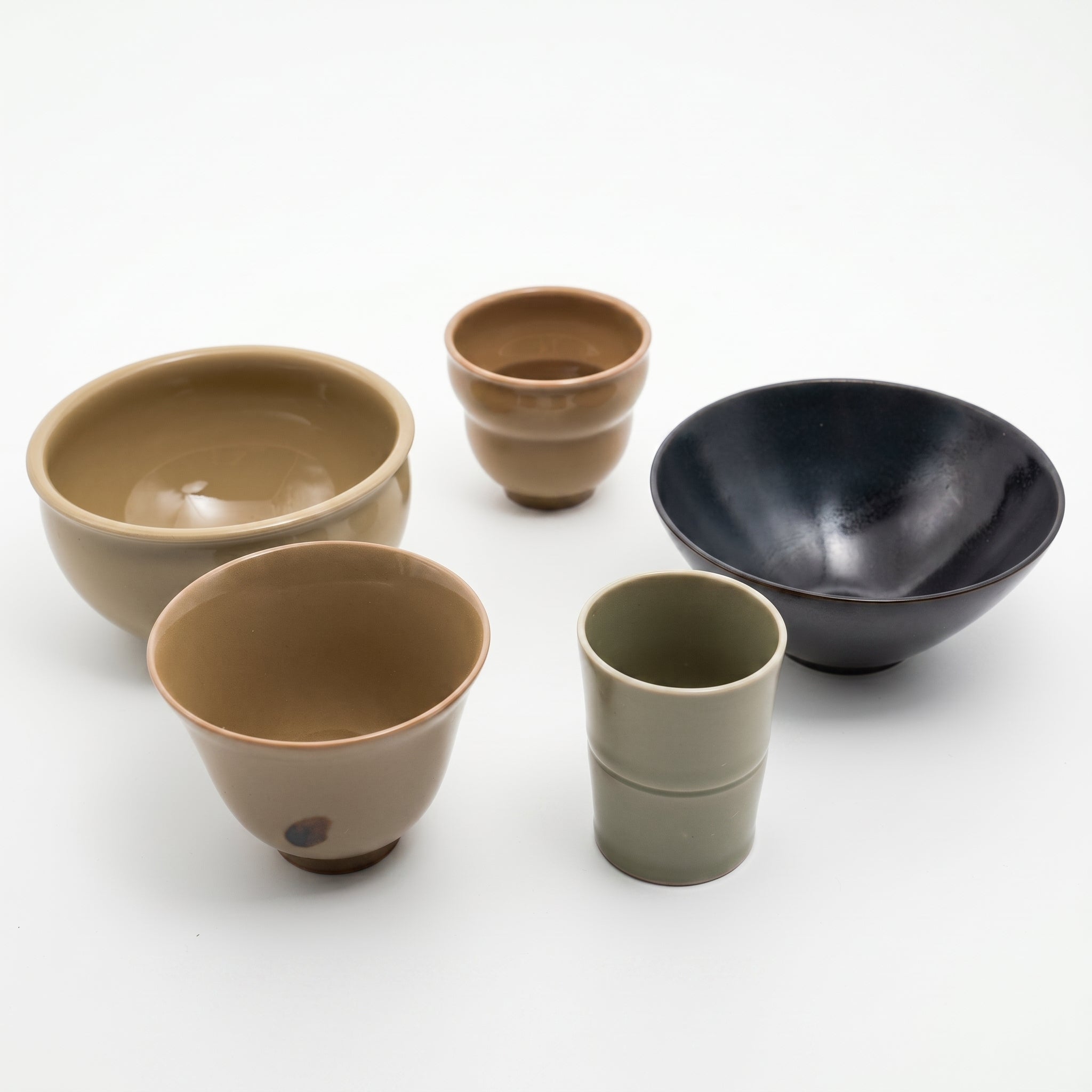 Ou Ware "Five Blessings" (Tian, Rui, Di, An, Fu) Cup Set